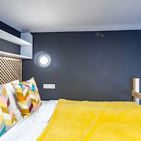 - Cozy - Colourful Apartmán *