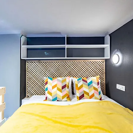 - Cozy - Colourful *